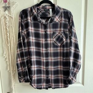 Torrid Long Sleeve Button Down Plaid Flannel Top Black and Peach Pink Size 2X